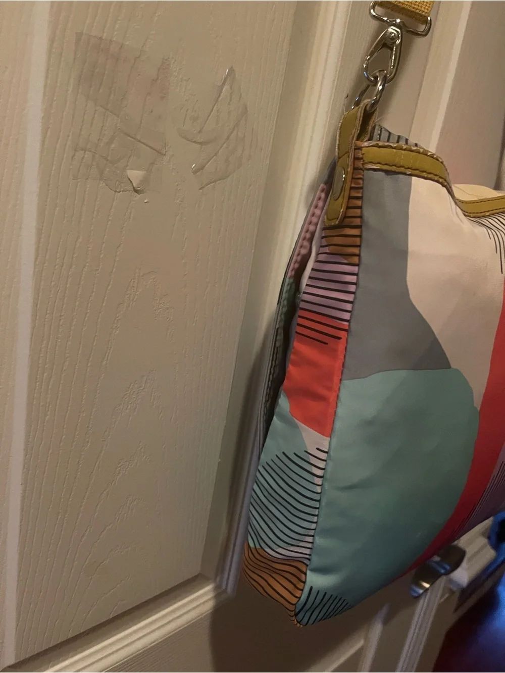 Multi-Color Patterned Crossbody Shoulder Bag - Picture 4 of 12